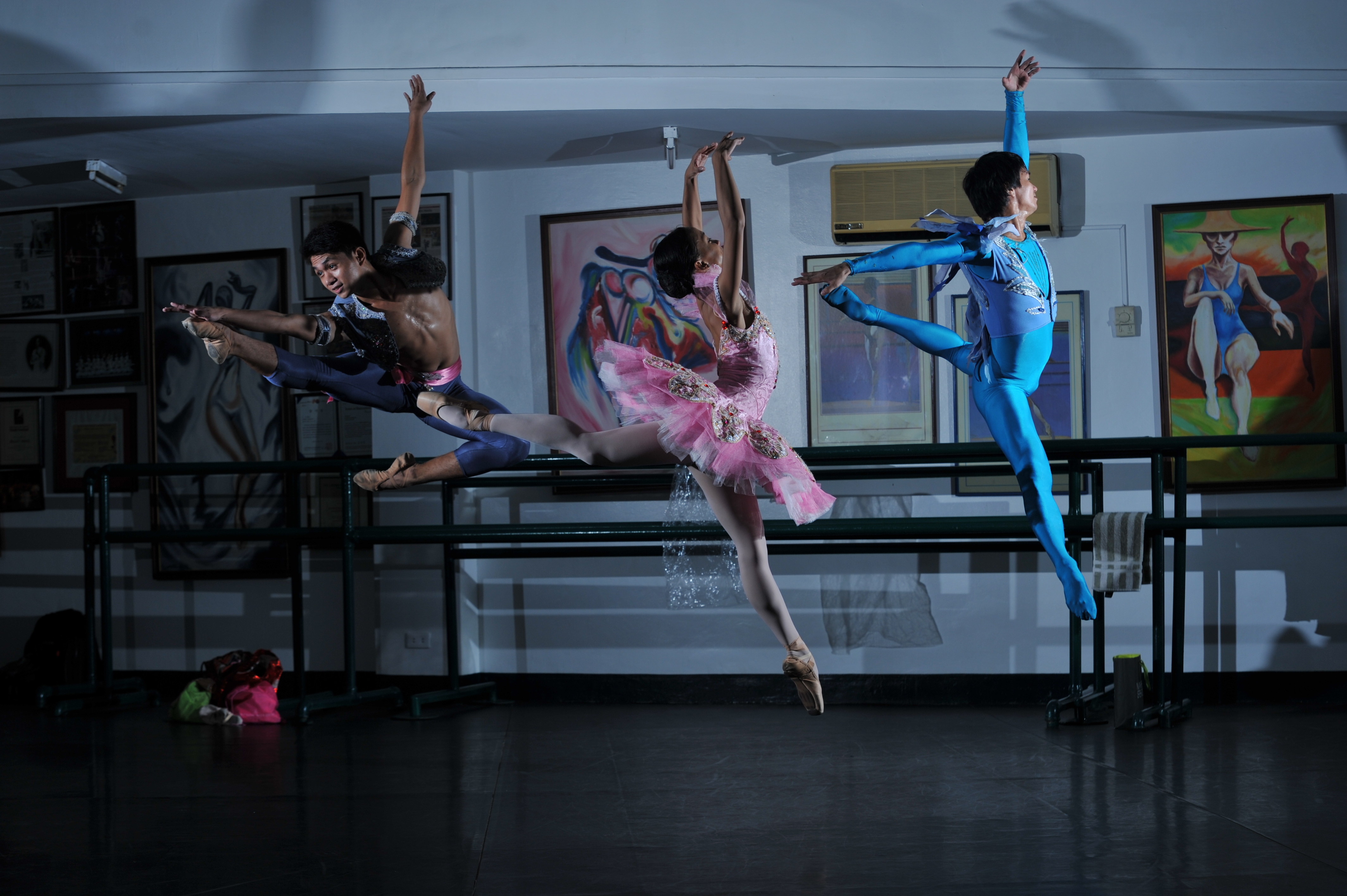 Jamil, Jessa and Raymart are ballet dancers — poised, elegant, beautiful, and poor