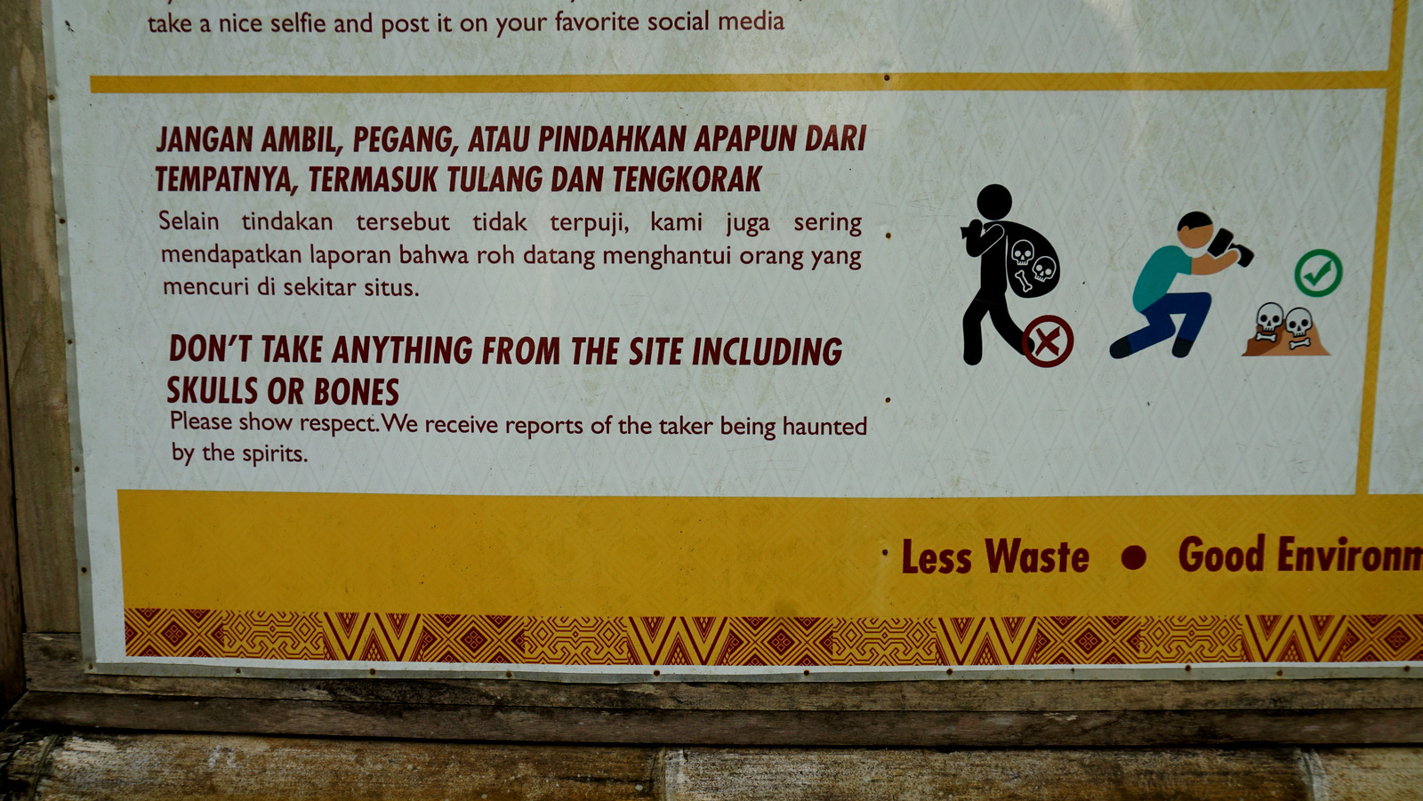 A sign at Ke’te Ke’su, a traditional Torajan tourist village, warning tourists to respect the culture. Photo by Upneet Kaur-Nagpal