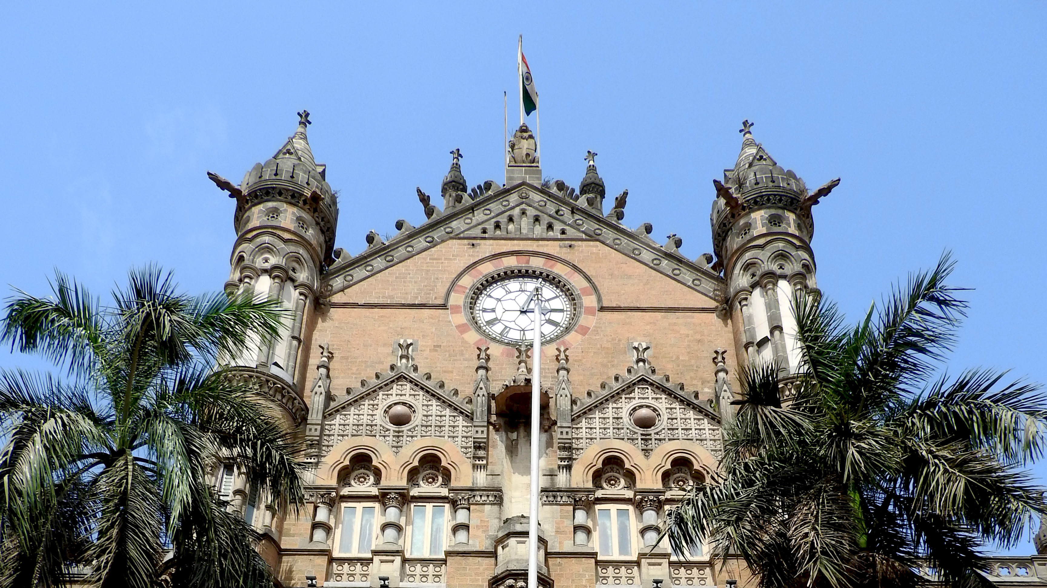 An unmissable landmark is the majestic Chhatrapati Shivaji Maharaj Terminus Railway Terminus (CSMT), formerly known as Victoria Terminus. Tucked within is the CSMT Railway Heritage Museum, where visitors can explore the magnificent gothic architecture of the 130-year-old landmark. Photo by Elita Almeida