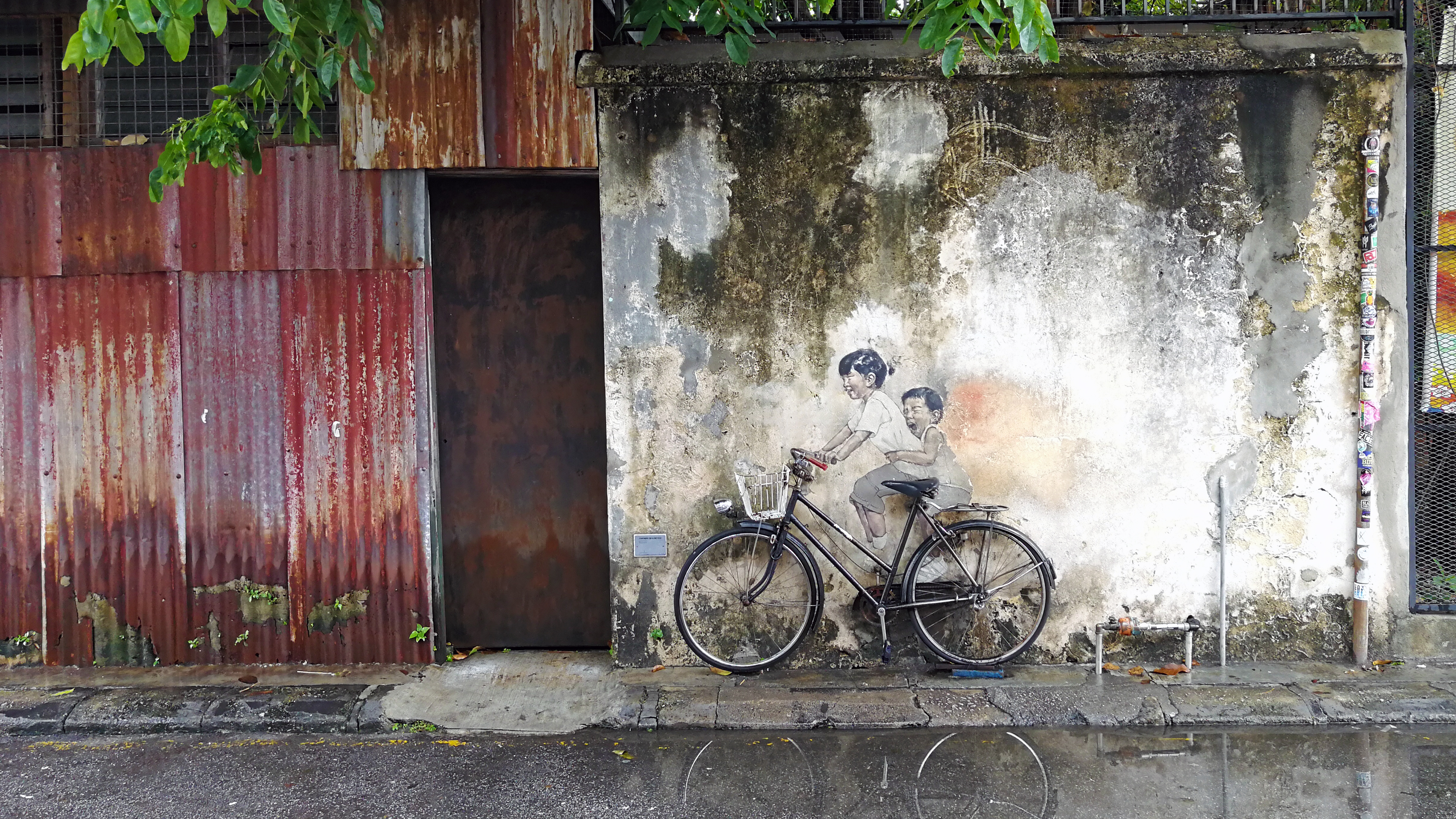 In Penang, tradition and heritage thrive. The well-loved George Town is awash in culture and arts, while the laidback Balik Pulau combines countryside with nature. Explore and be won over by both sides of the island’s many charms. Photo by Alexandra Wong