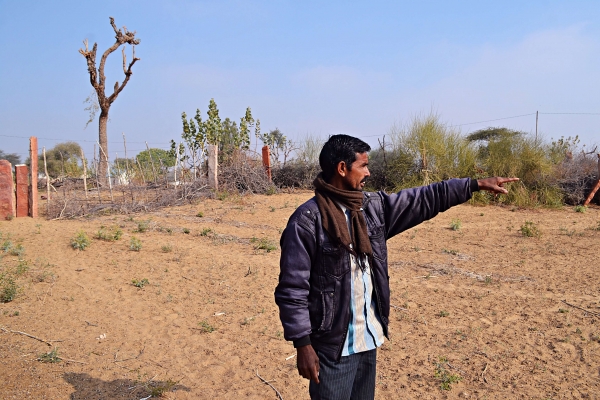 Gajje is a guide with Hacra Dhani, a desert travel social enterprise in Rajasthan that uplifts the local community.