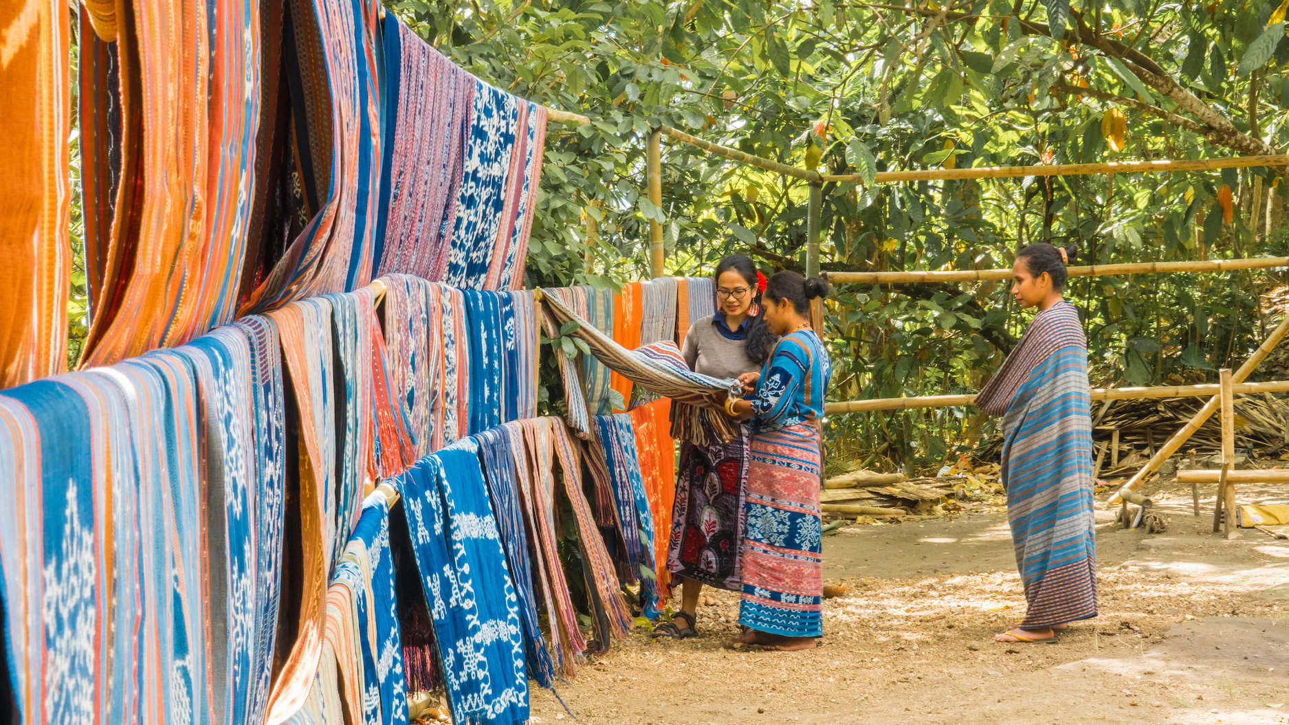 An ikat collective weaves its way through knotty times 