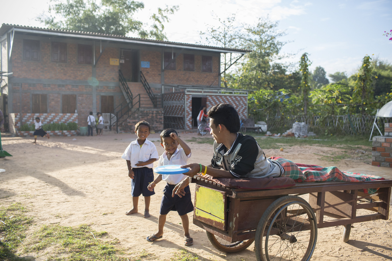 Sophanna volunteers regularly at Treak Community Centre, which provides free kindergarten education for children from Treak Village. He is there almost everyday, teaching English on weekday mornings, and music lessons during the weekend.