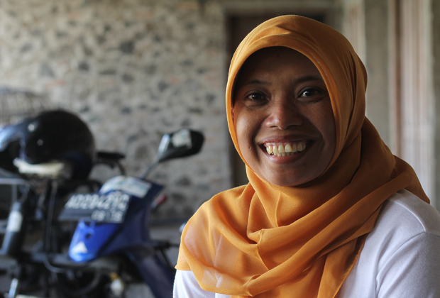 Sri Lestari, who helps paraplegics like herself in Indonesia: "When I got my modified motorcycle, my life changed… I spend my days visiting people with disabilities… They can be just like me: free and independent." Watch her story a Our Better World superwoman Sri Lestari
