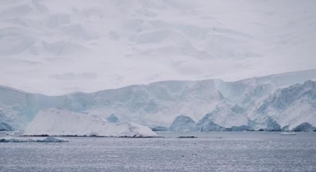 Antarctic Ice Shelf. Photo by Foo Tun Shien