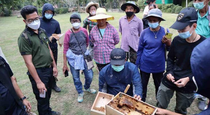 Bring The Elephant’s Home beekeeping workshop with the villagers