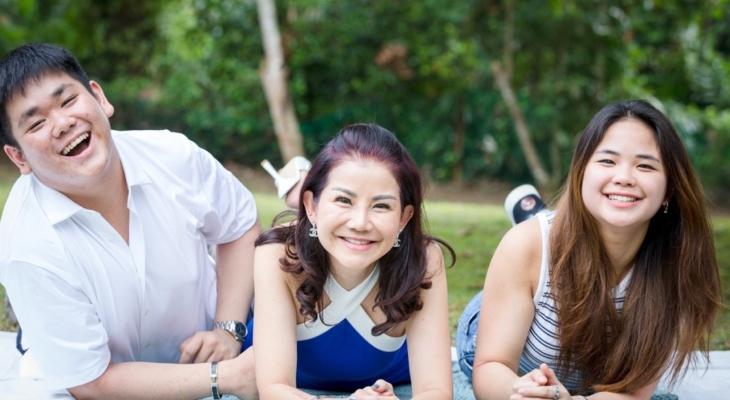 Growing Up Paak Dang: A Restaurant, a Community, and a Life-Changing Journey 
