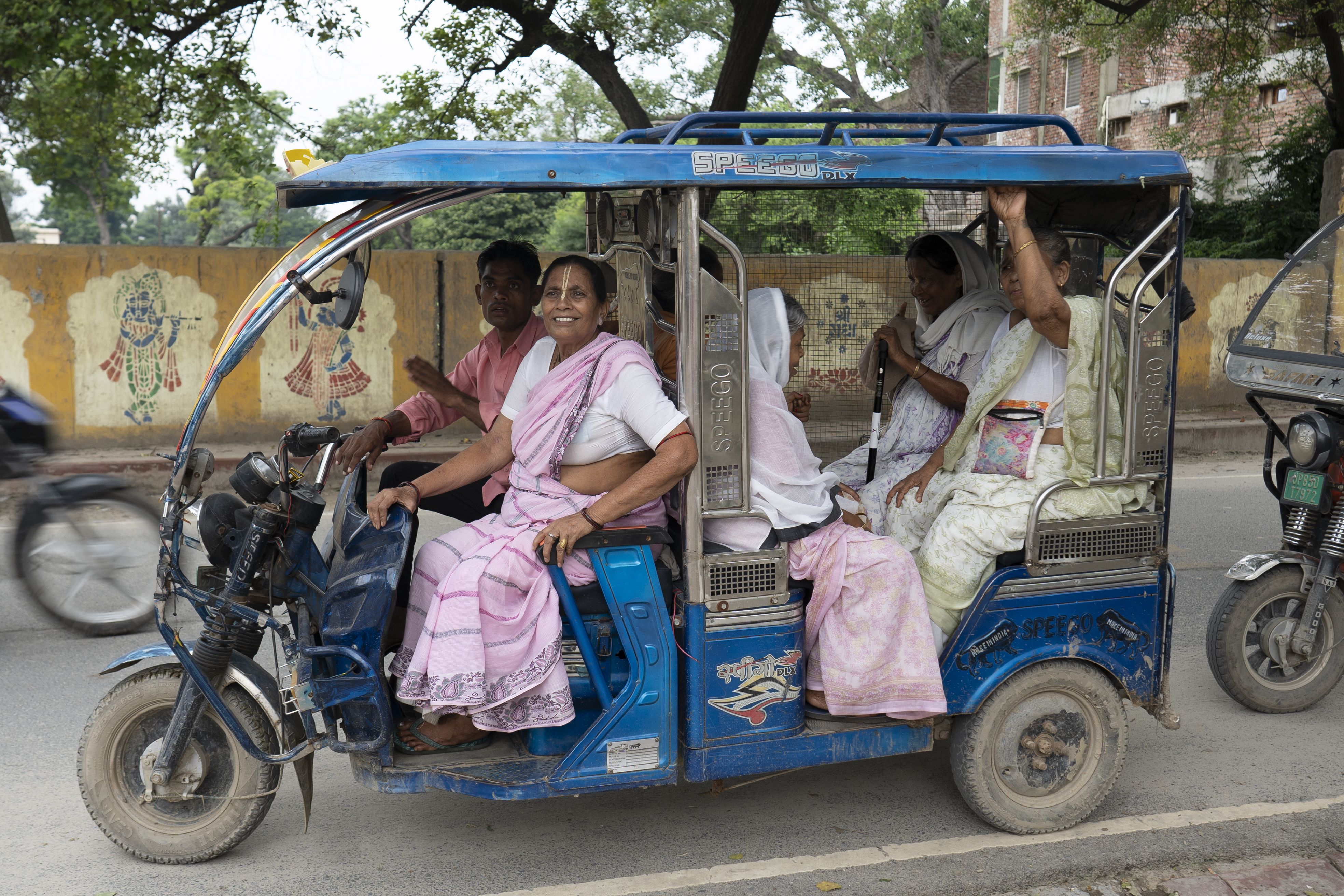 Maitri India organises regular outings, including pilgrimages, for its elderly beneficiaries.